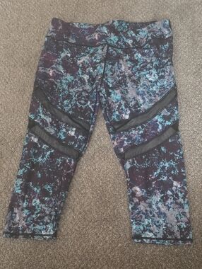 Fabletics Black and Teal Marble Capri Leggings with Mesh Panels